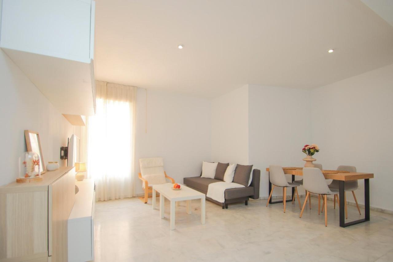 Modern Apt - Luxe Queen Bed - Walk To Isla Magica Sevilha Exterior foto