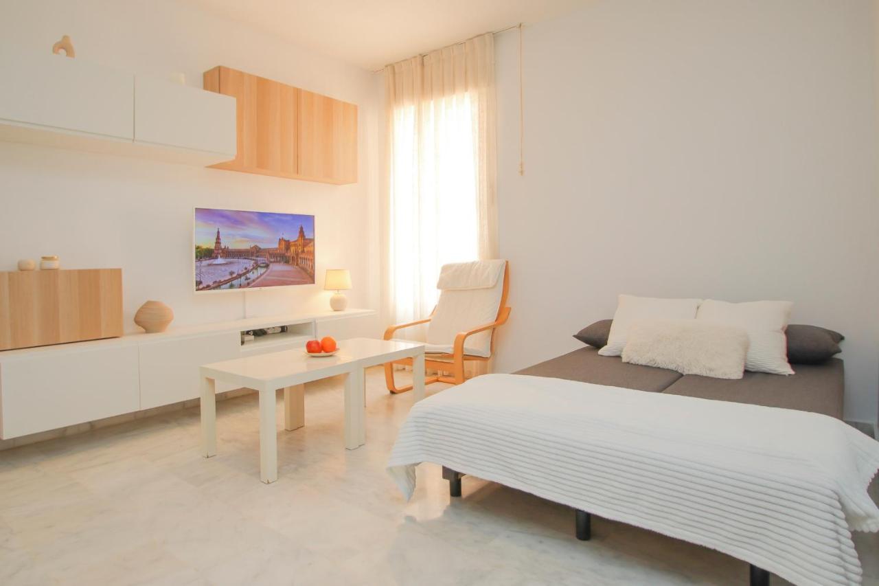 Modern Apt - Luxe Queen Bed - Walk To Isla Magica Sevilha Exterior foto